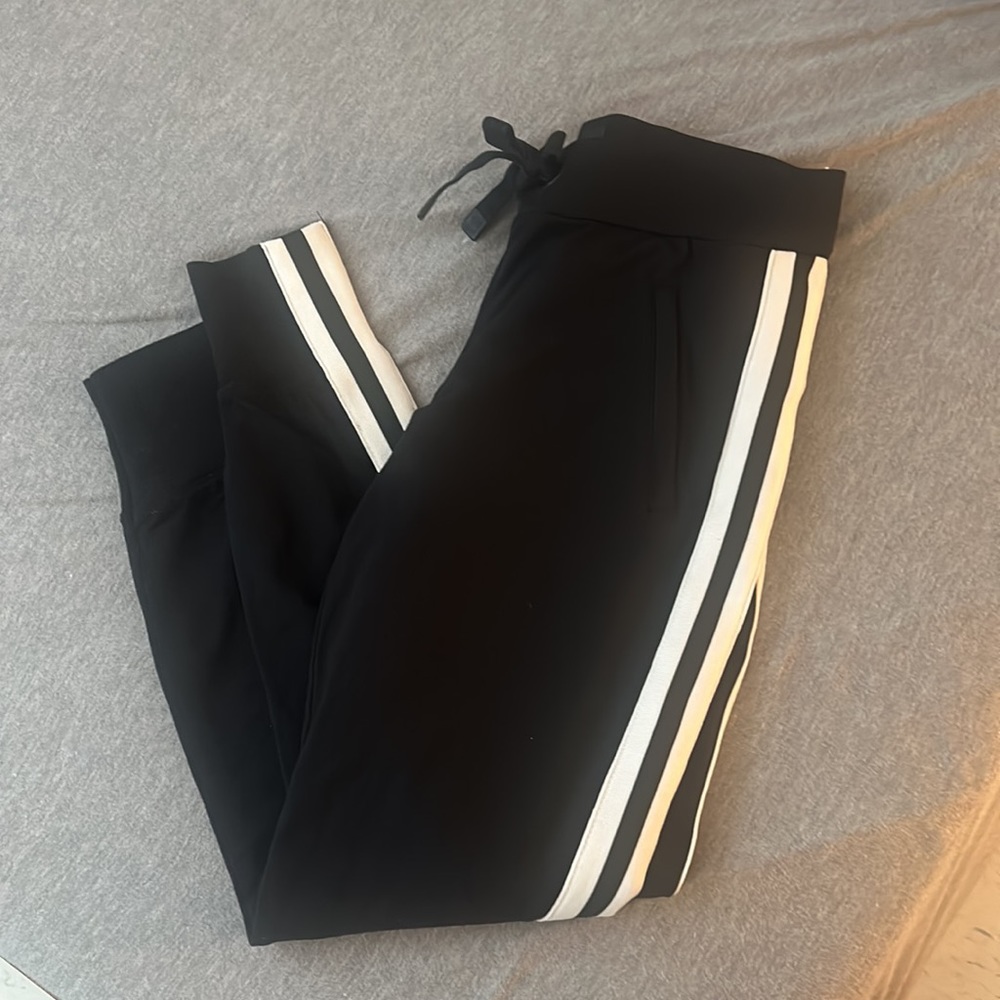 SOLD Athleta joggers in Size XXS - Picture 15 of 17